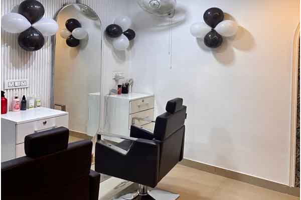 Best Nail Extension Salon in Channi